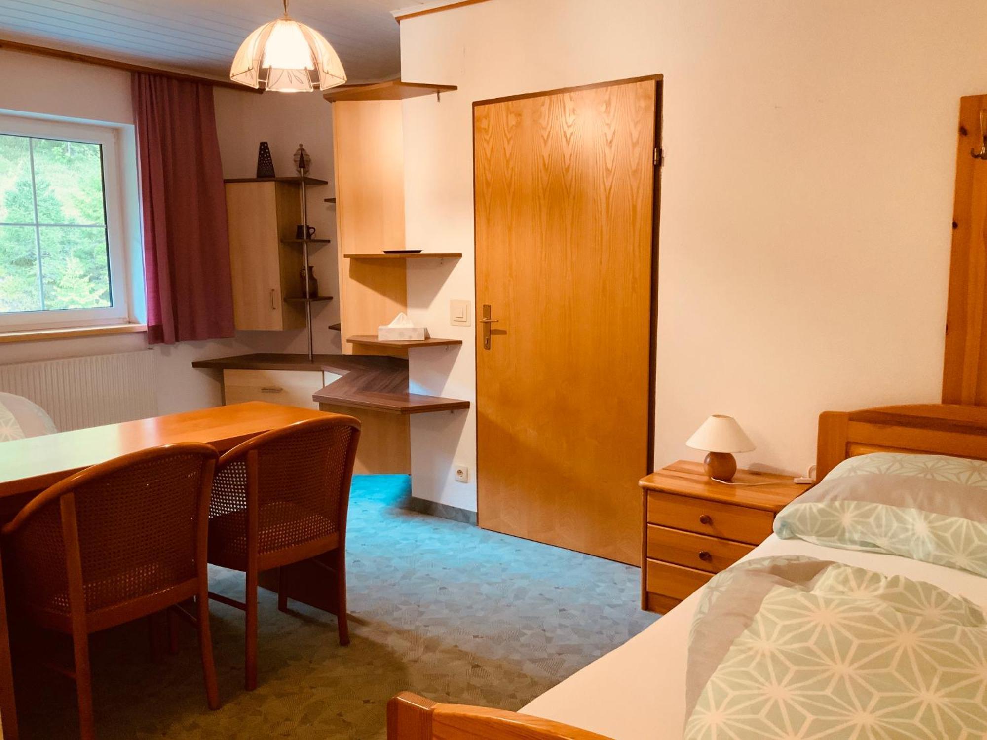 Motel Brunner Apartments & Zimmer Bad Eisenkappel Δωμάτιο φωτογραφία
